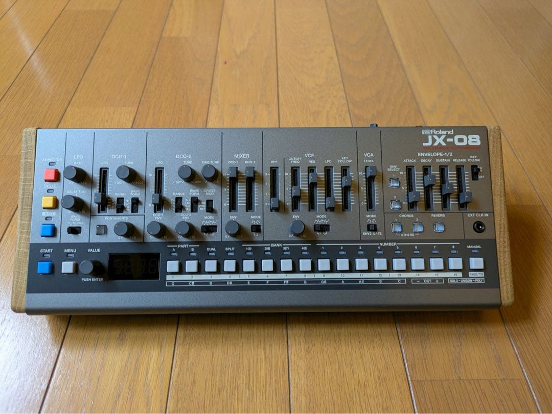 Roland シンセサイザー　音源モジュール　JX-08