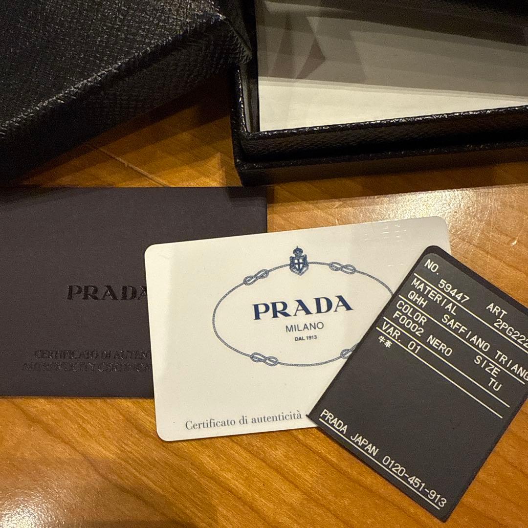 PRADA サフィアーノレザー ブラックキーケース