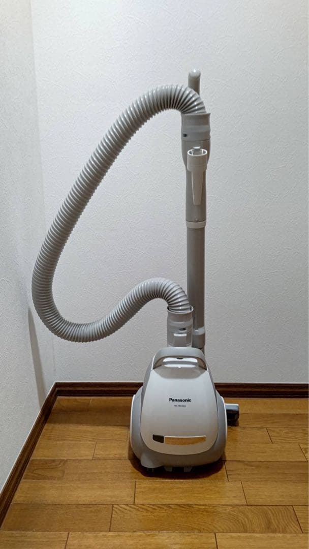 紙パック式掃除機　パナソニック電気掃除機 MC-PBKN6A-H 2021年製