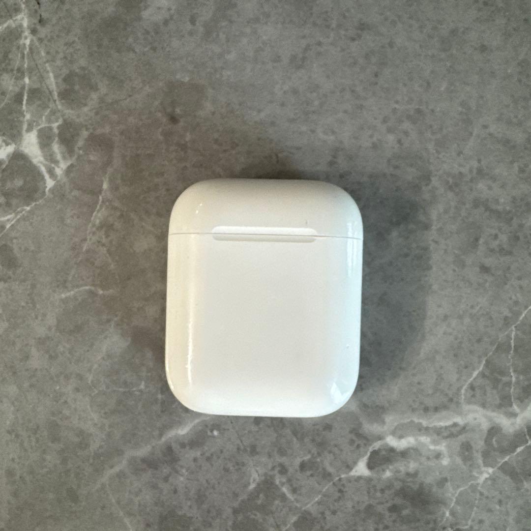 Apple AirPods ワイヤレスイヤフォン【第二世代】