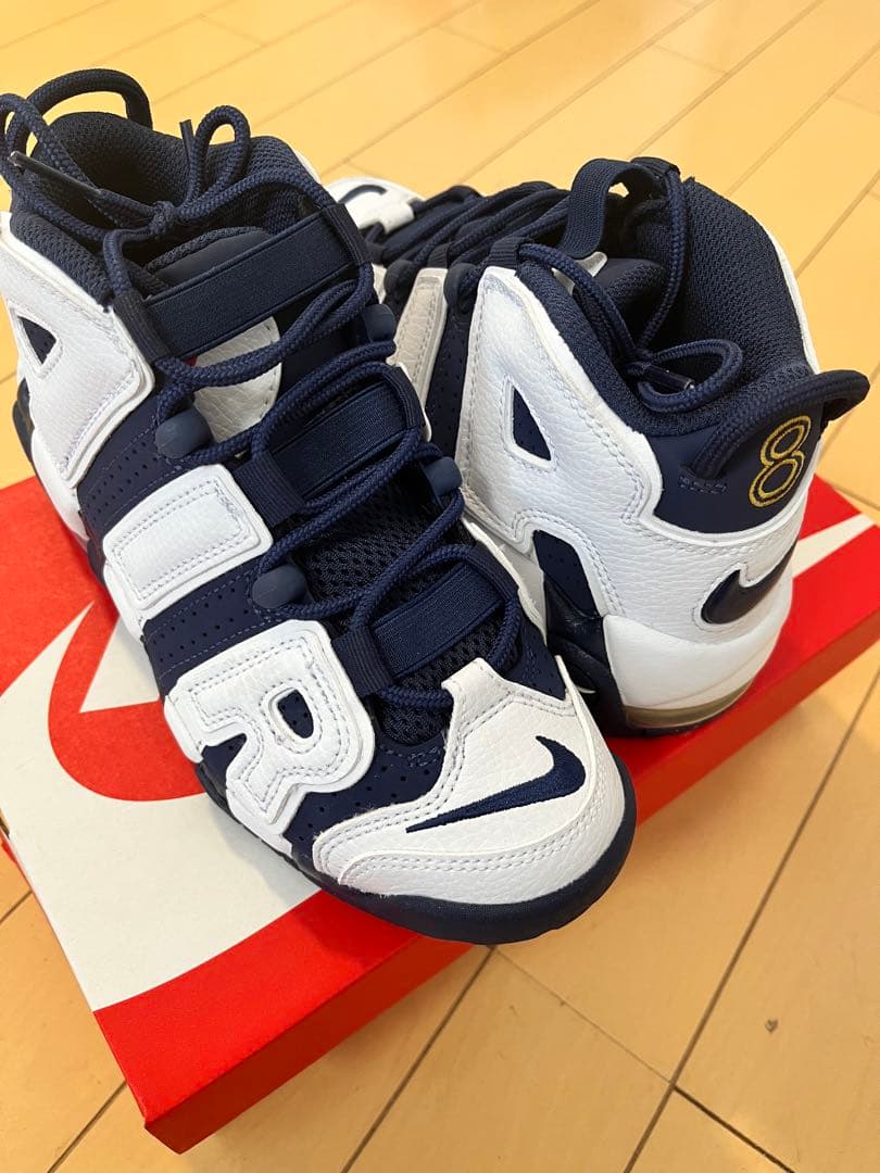 NIKE キッズスニーカー　エアモアアップテンポオリンピック22.5センチ