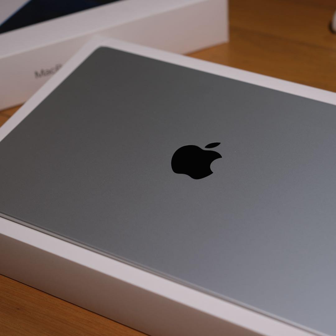 超美品　使用 MacBook Pro シルバー Apple Care 付き
