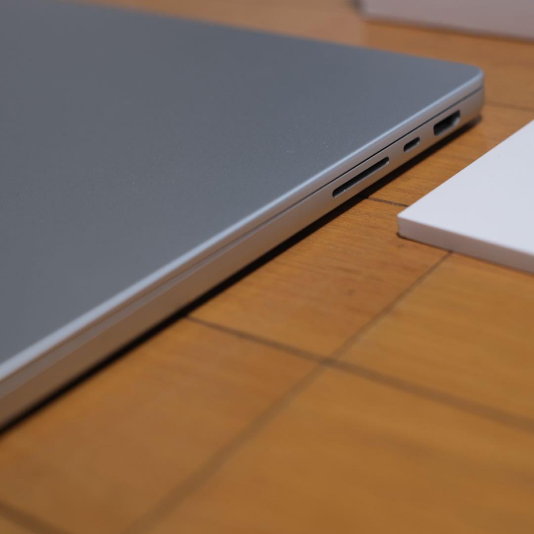 超美品　使用 MacBook Pro シルバー Apple Care 付き