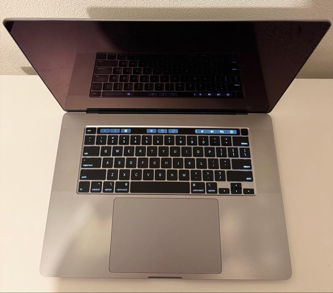 美品 Macbook Pro 2019 16インチ Office付ける