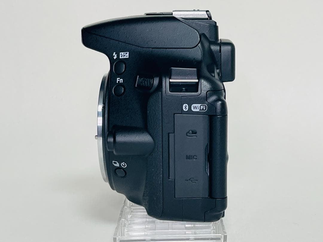 【ショット数2381回/ほぼ新品】Nikon D5600 ☆Wi-Fi内蔵 ☆