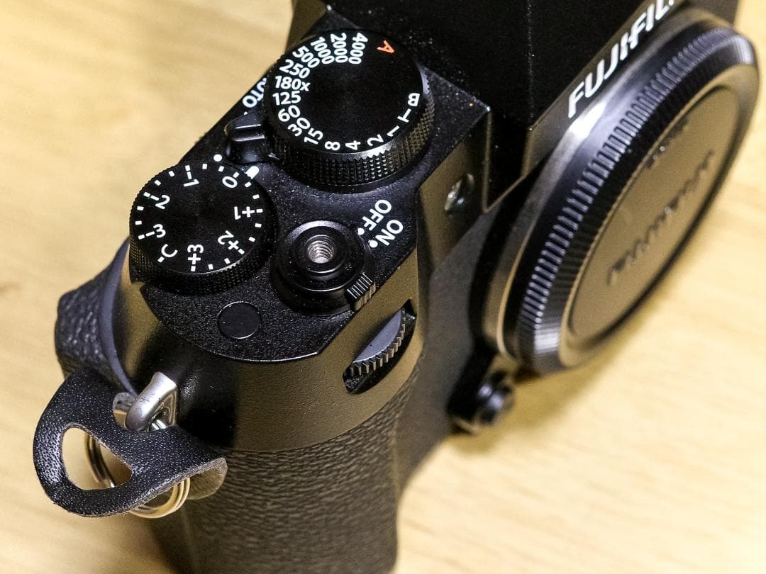 FUJIFILM X-T50 ボディ 純正チャージャー + 予備バッテリー付き