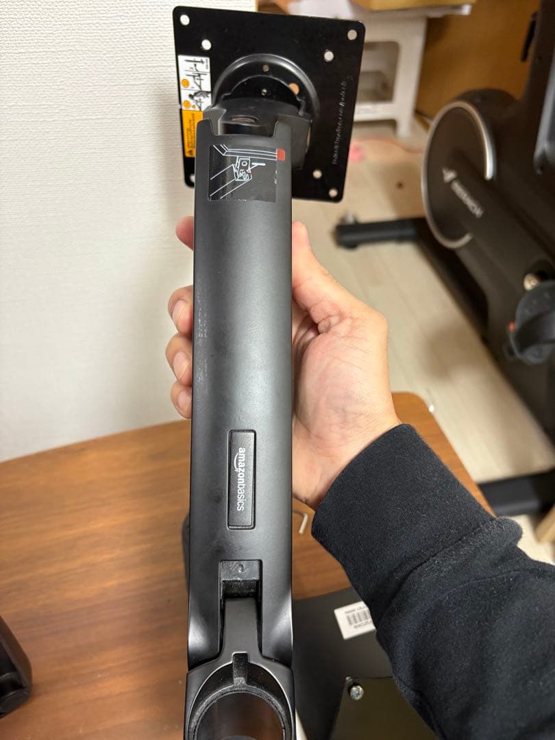 Amazonベーシック モニターアーム ノートパソコンスタンド付
