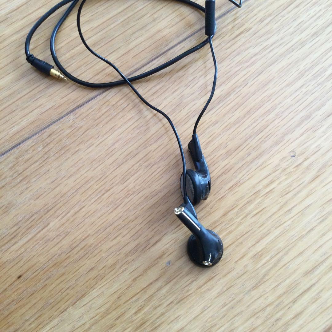 希少高音質SONY MDR-E565インナーイヤホン