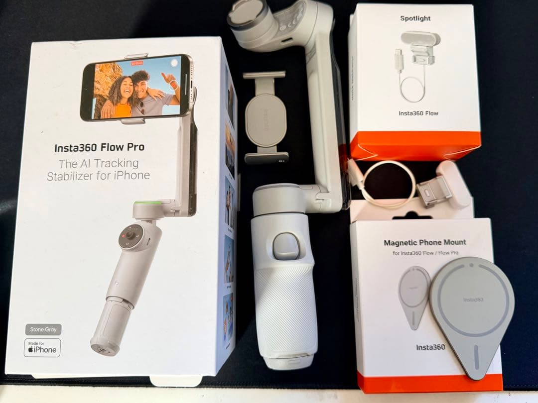 Insta360 Flow Pro LEDライト・マグネット吸収マウントおまけ