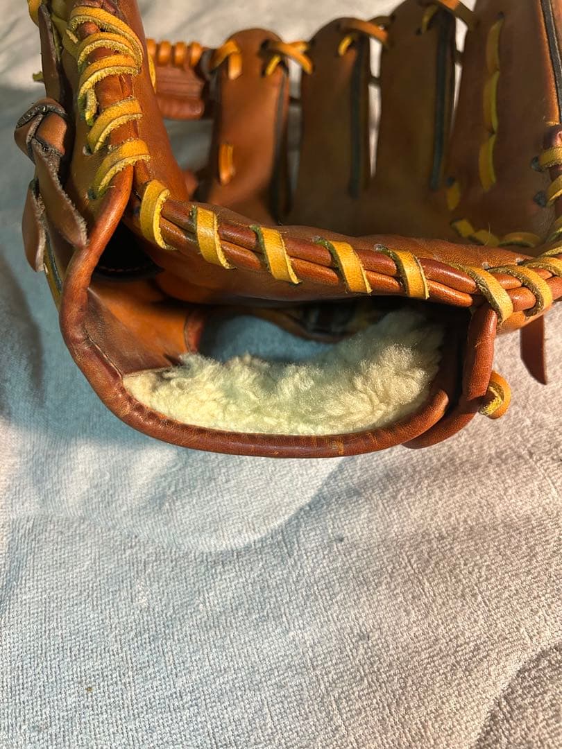 ATOMS 硬式グローブ　アトムズ　袋付き　ヒモ交換済み