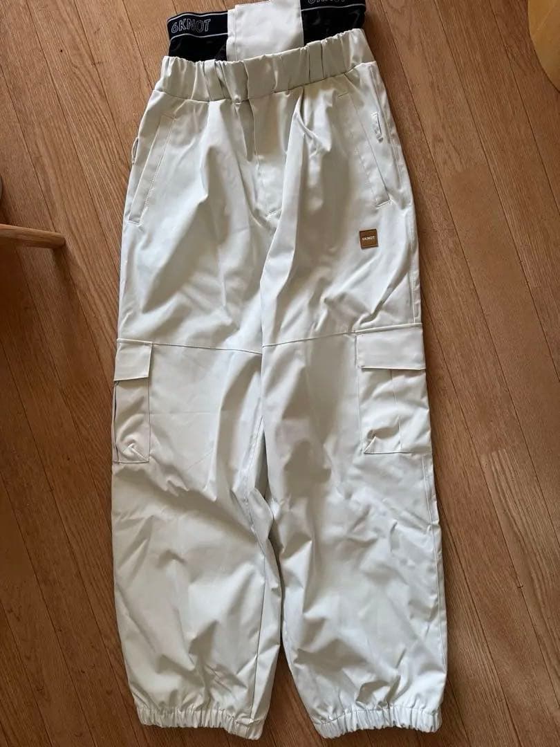 スノーボードウェア　6KNOT ズボン　パンツ　Mサイズ　ホワイト