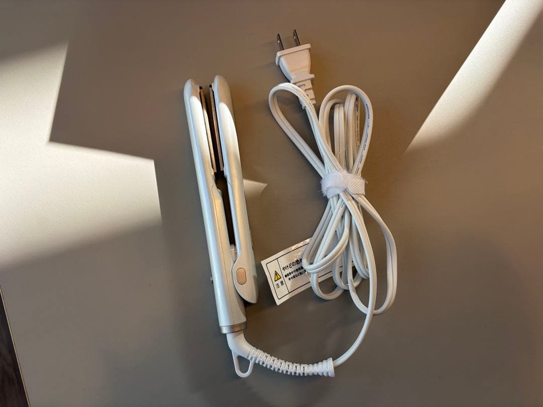 【美品】KINUJO ストレートヘアアイロンミニ　ホワイト