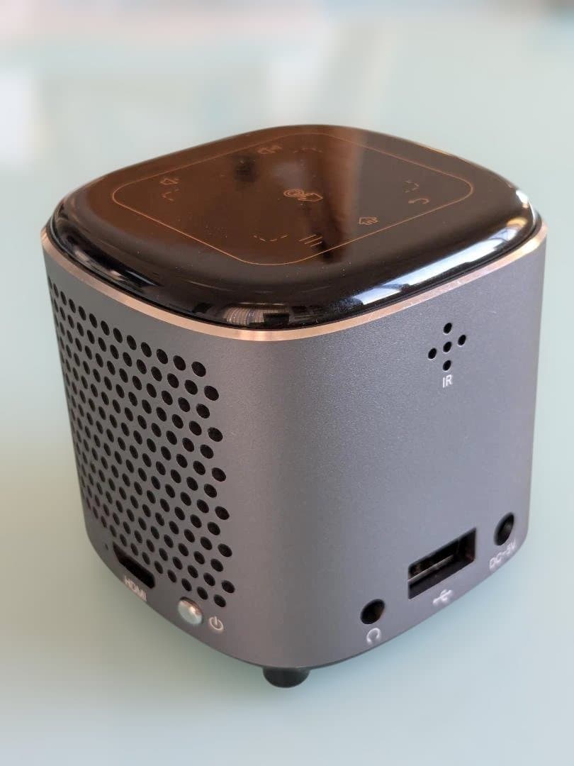 WiMiUS Q2 キューブ型ミニプロジェクター 本体