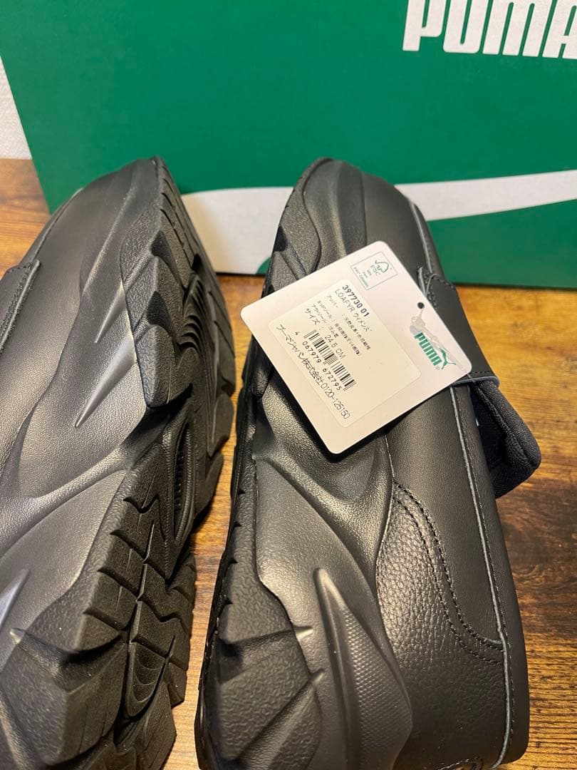 PUMA ブラック ローファー ストラップ付き