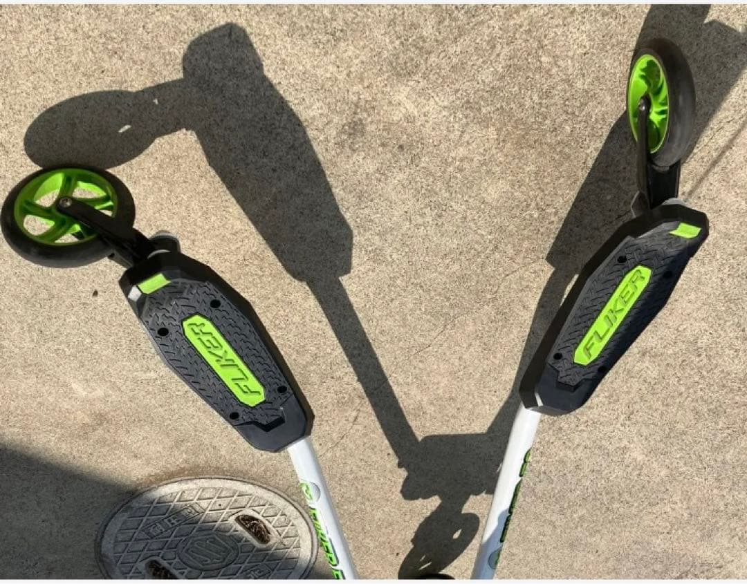 Yフリッカー　F3 トイザらス　スケーター　スケボー　自転車