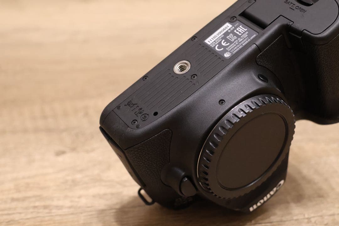 Canon EOS 6D ボディ フルサイズ一眼レフカメラ