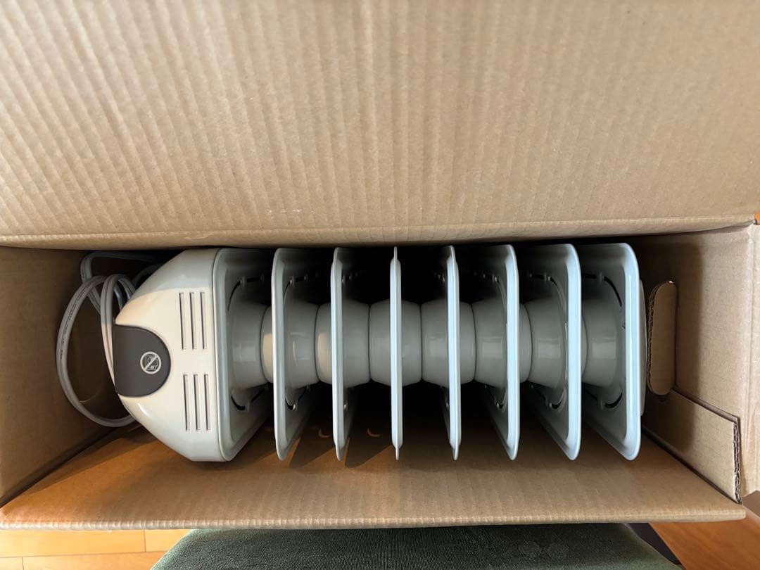 【未使用】デロンギ オイルヒーター HJ0812