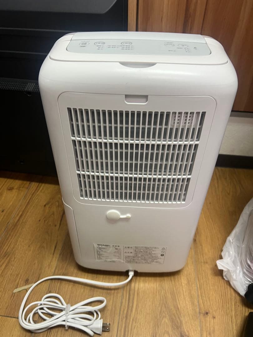 SHARP 除湿機 CV-N71-W 2022年製　動作確認済み