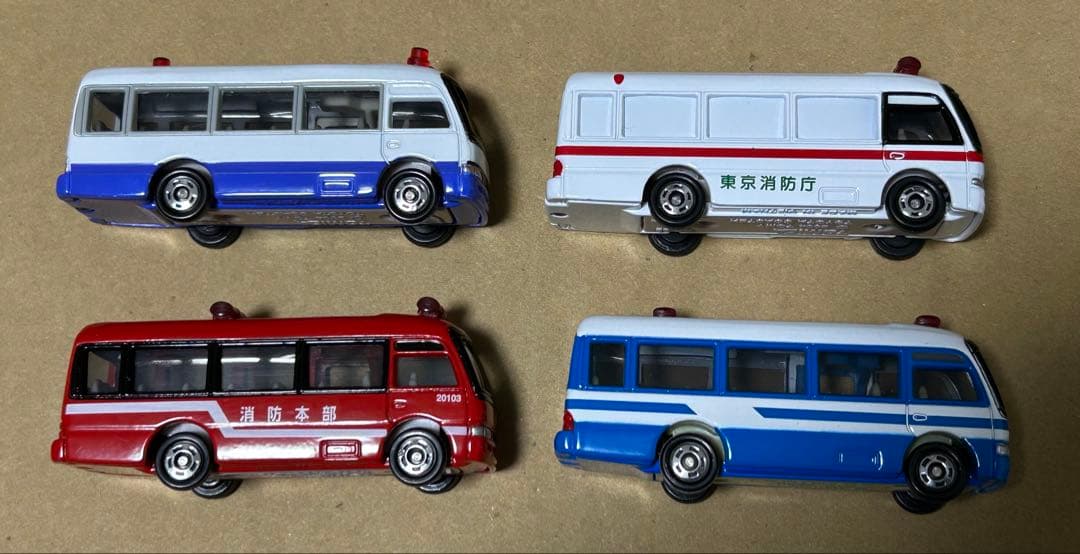 トミカ トヨタ コースター 4台セット