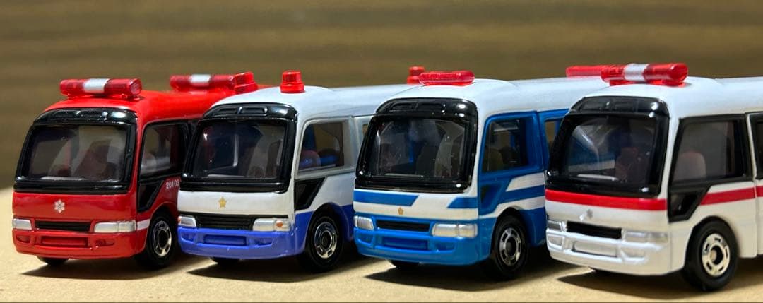 トミカ トヨタ コースター 4台セット