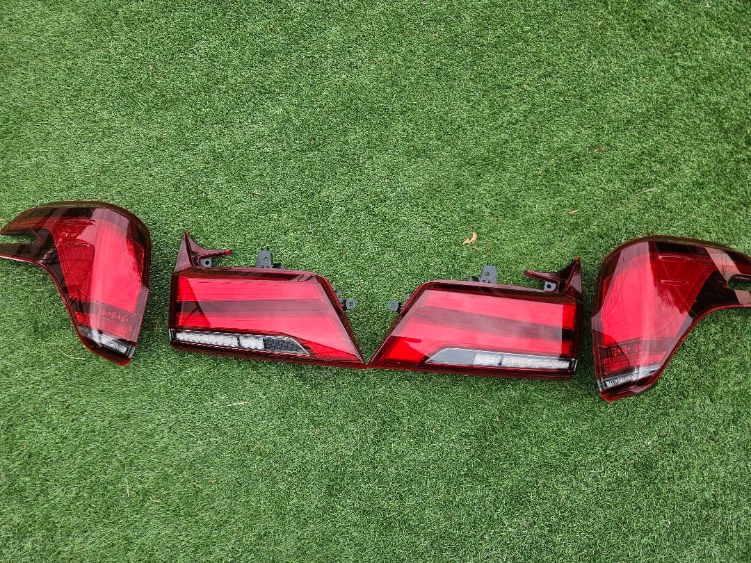 ごろ　アルファード30後期テールランプ