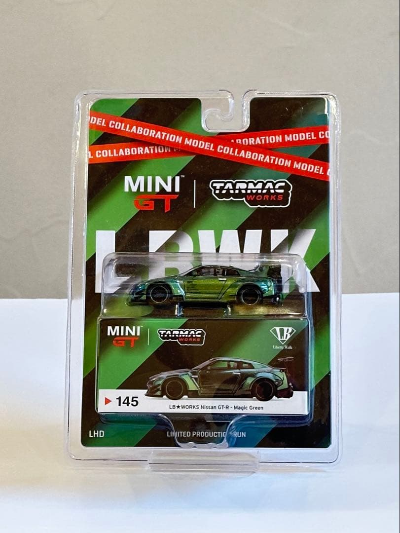 ミニカー MINI GT GT-R MAGIC GREEN