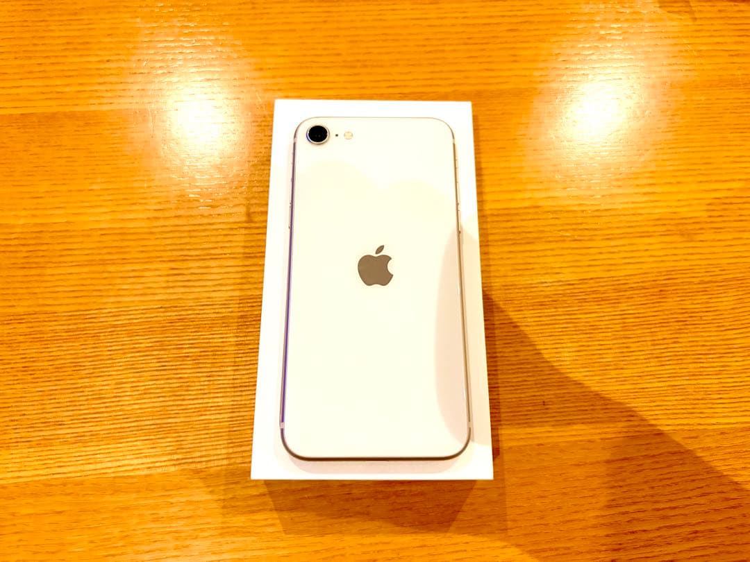 iPhone SE (第3世代) 256GB ホワイト 本体