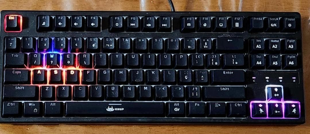 Teclado mecânico RGB para jogos