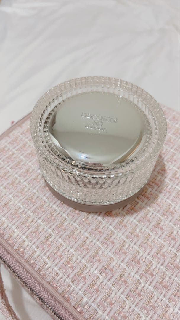 DECORTÉ AQミリオリティフェイスパウダー n