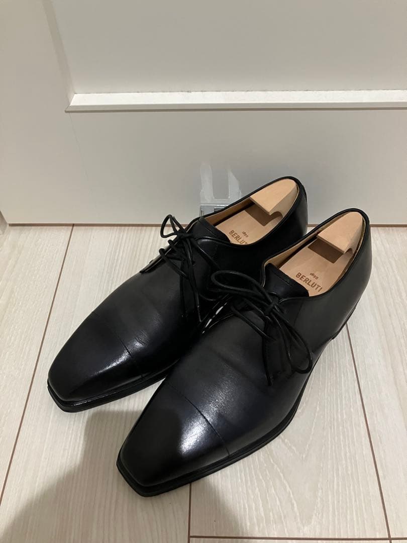美品！ベルルッティ　レザーダービー　ブラック　　シューツリーとBOX付き
