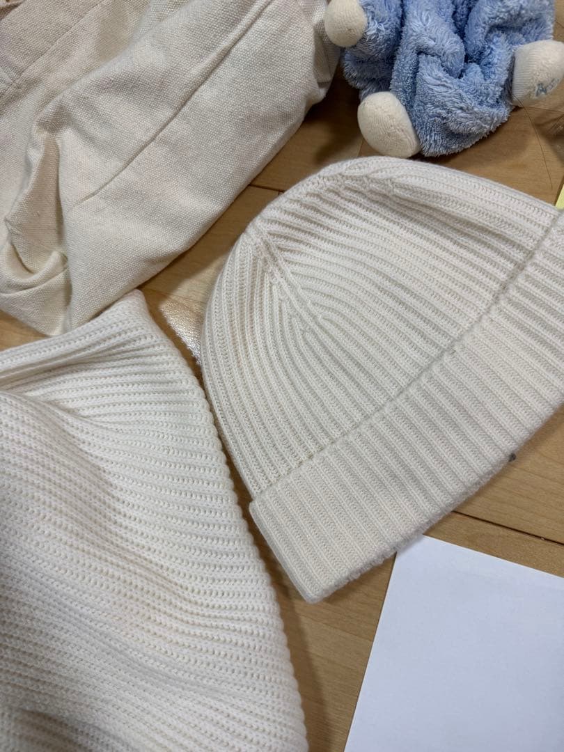 Johnstons of Elgin ホワイトニット帽