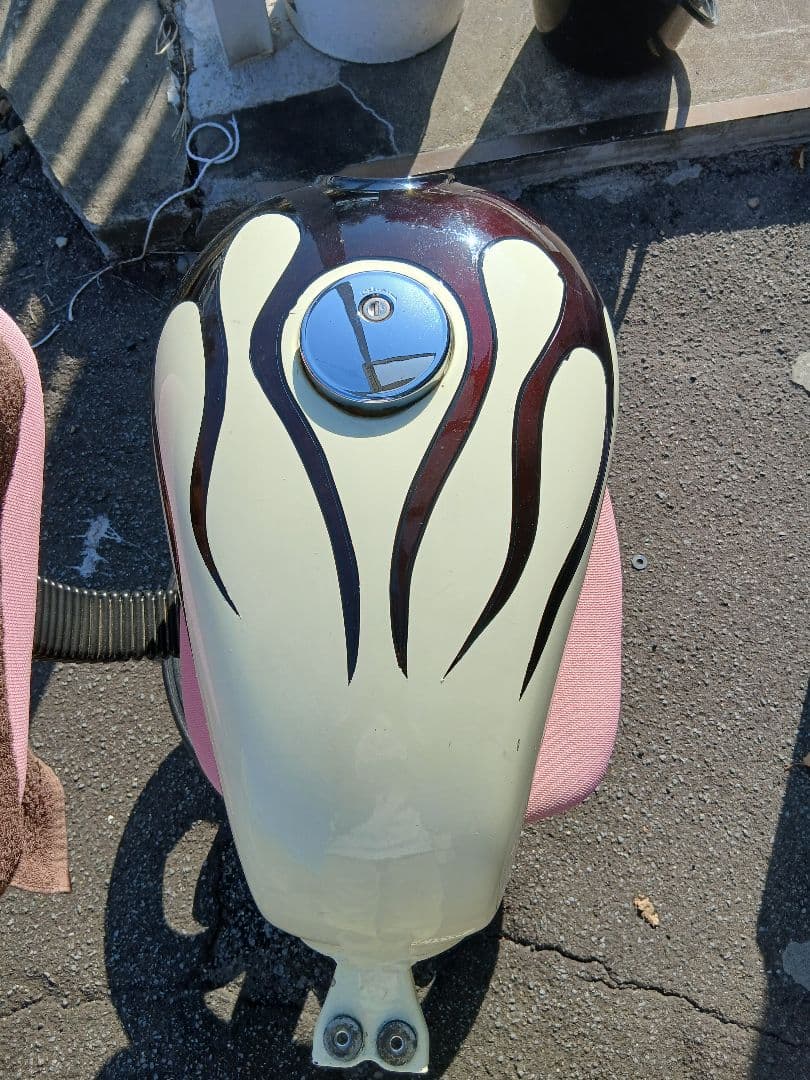 W650用タンク 今月末までの特別価格