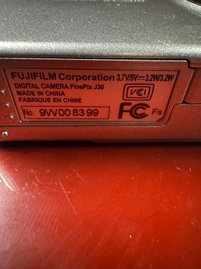 FUJIFILM FinePix J30 シルバー　動作未確認