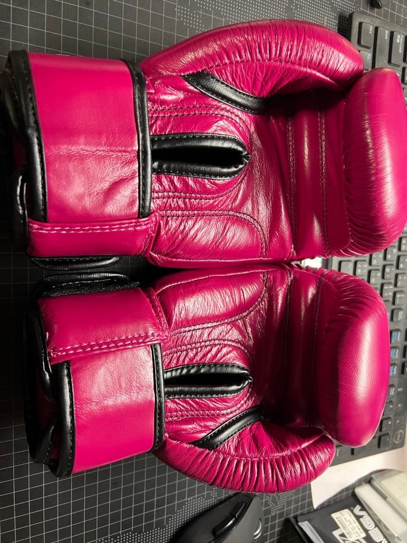 限定色ホットピンクWINDY 8ozボクシンググローブ