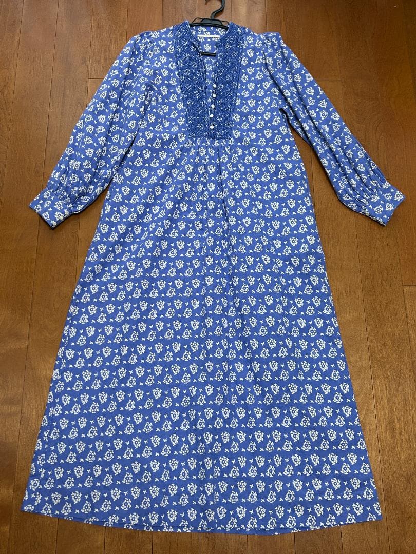 新品　ne Quittez pas　ヌキテパ　青色花柄ワンピース　23年AW