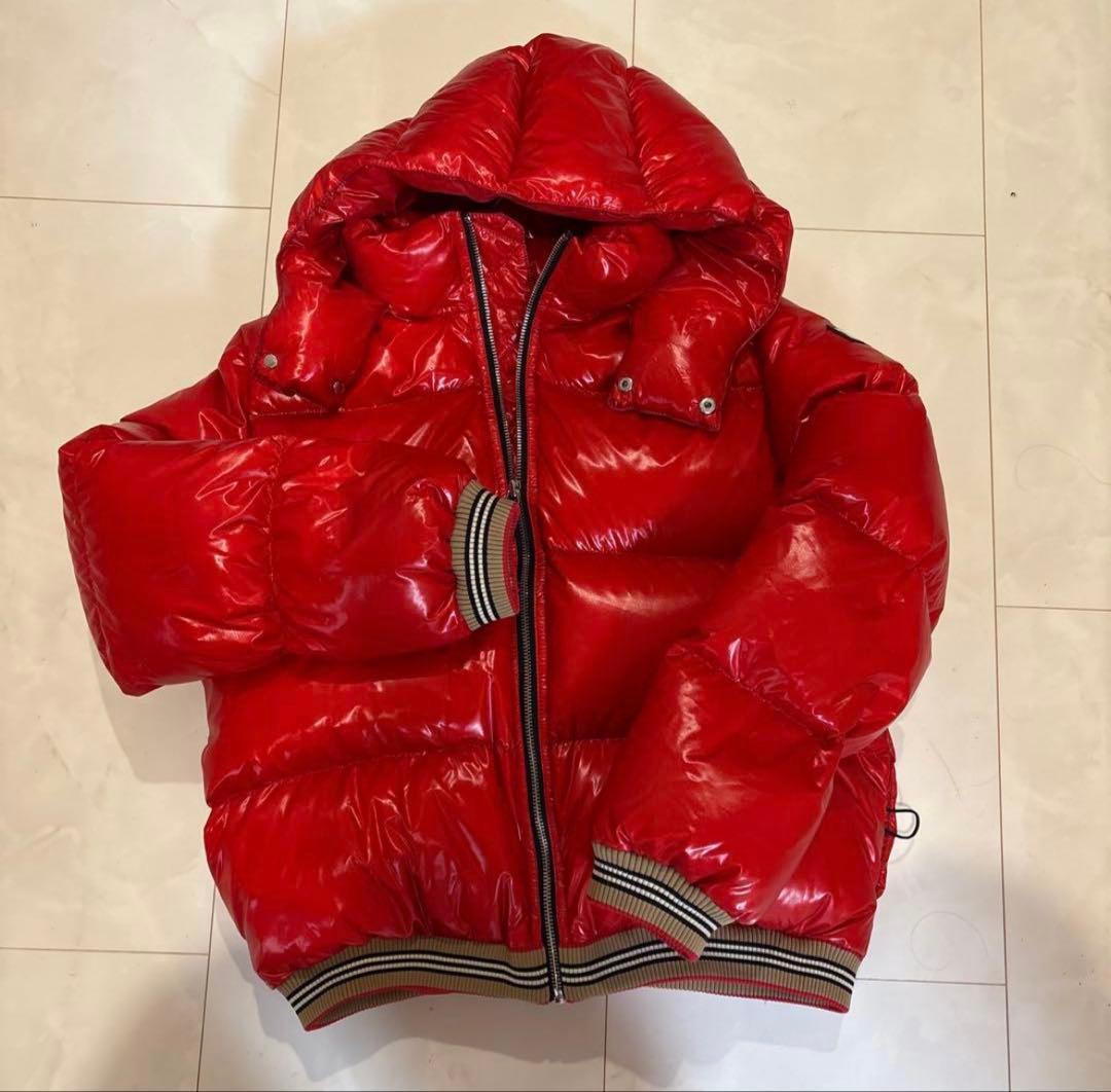 BURBERRY レッド ダウンコート フード付き
