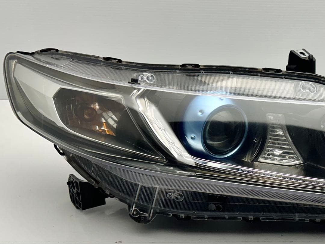 オデッセイ アブソルート ヘッドライト キセノン HIDレベ バラ付 P7692