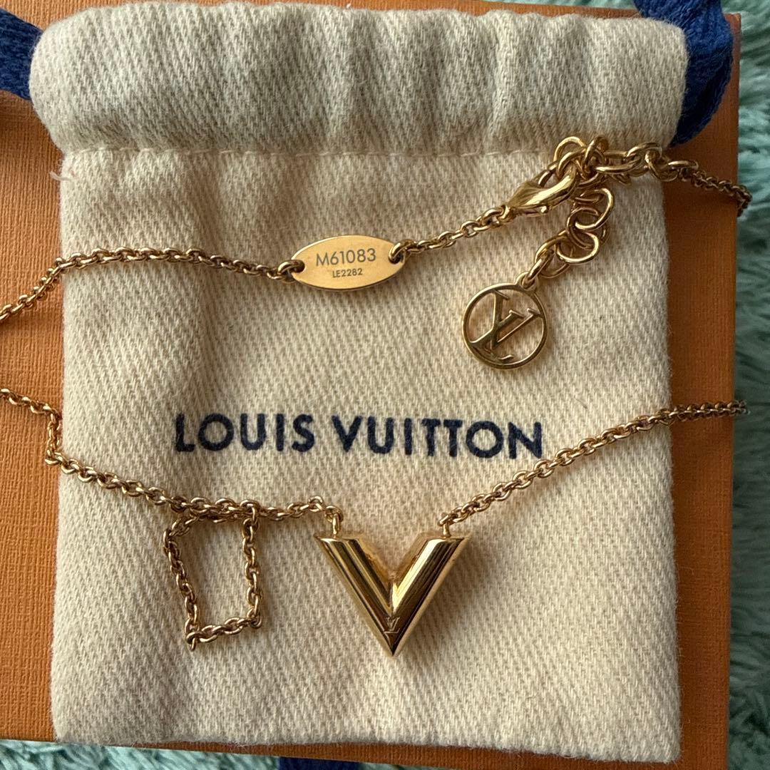ヴィトン　ネックレス　V ゴールド