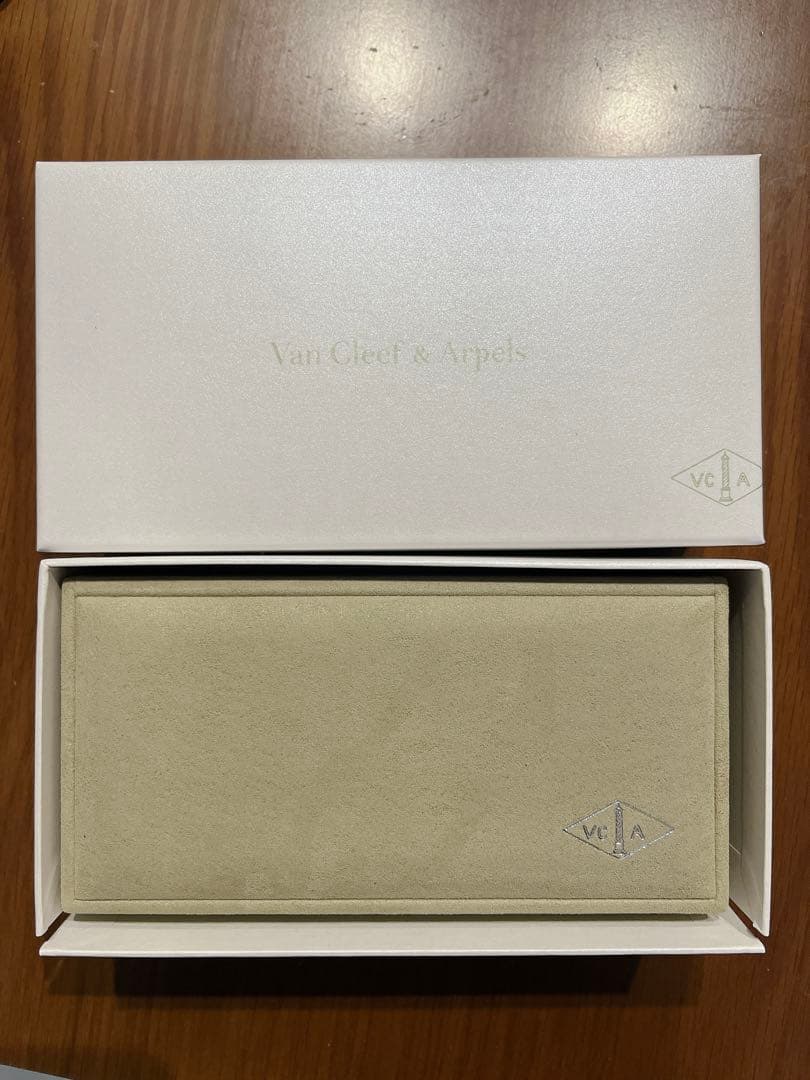 【美品】ヴァンクリーフ&アーペル ブレスレット ケース 空箱