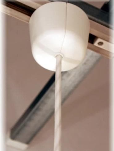 マニーローズ柄 ホワイトガラス ペンダントライトホワイトコード日本製灯具と電球付