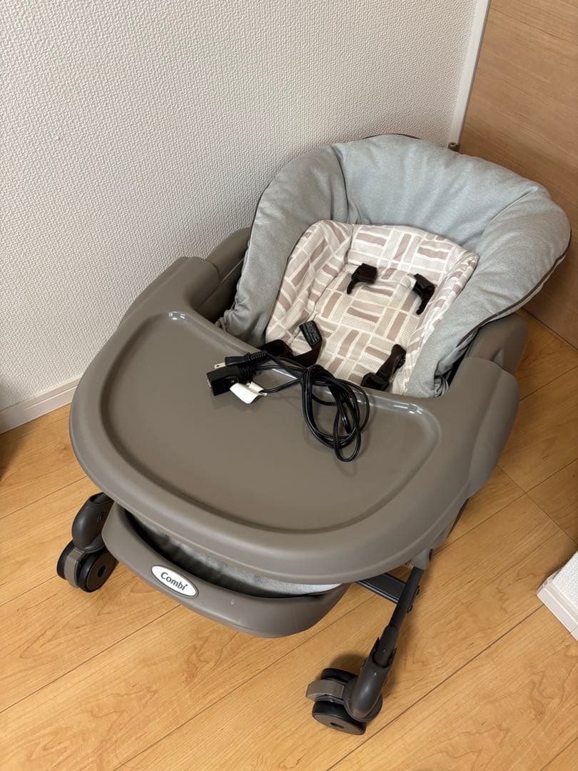 Combi コンビ ネムリラ オート 電動タイプ ハイローチェア