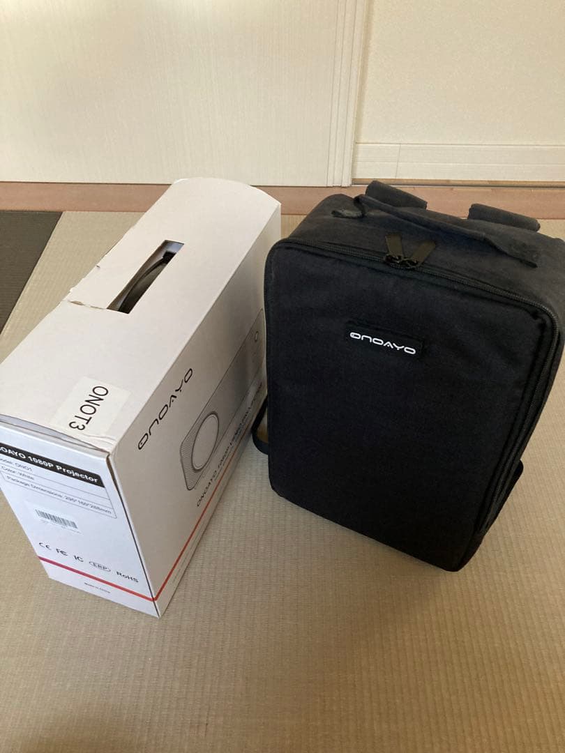 再値下げ！ONOAYO 9500lmプロジェクター本体 ホワイト