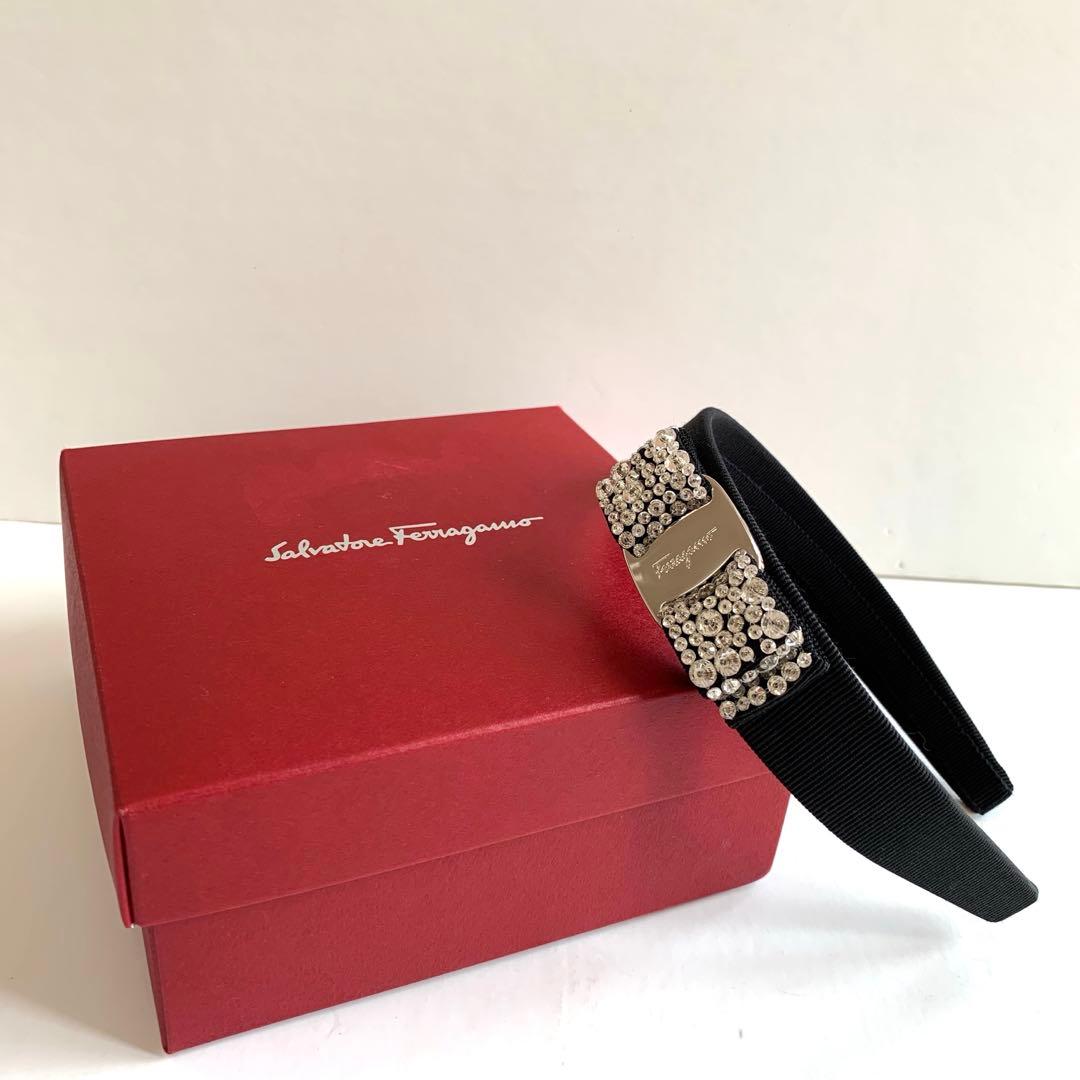新品未使用　Ferragamo ヴァラ　リボン　ラインストーン　カチューシャ
