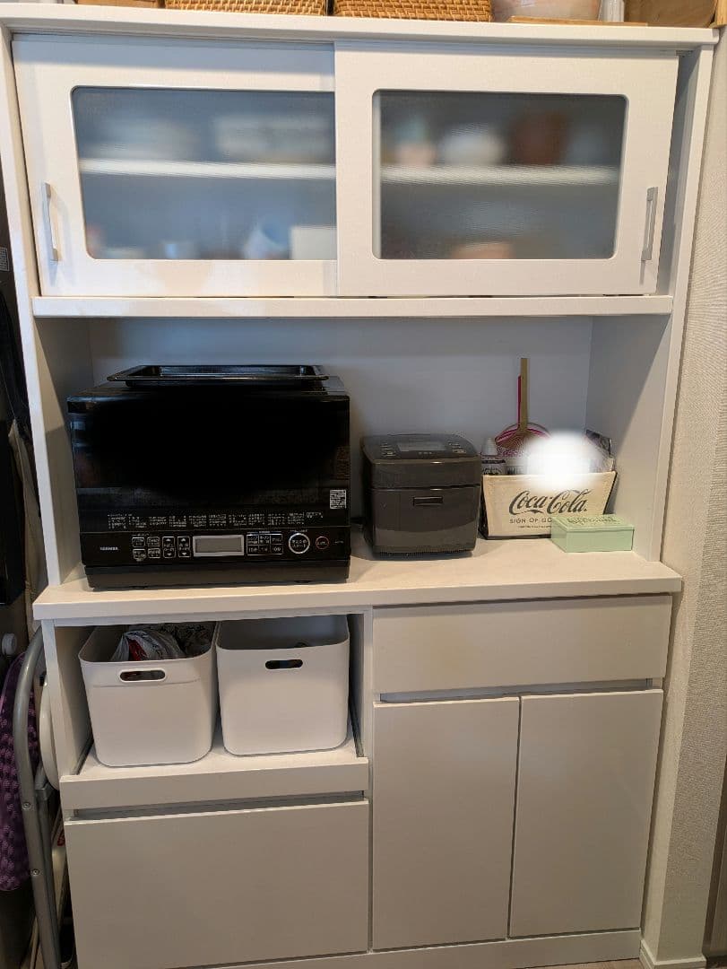 大川家具　ホワイト 食器棚 ガラス扉付き