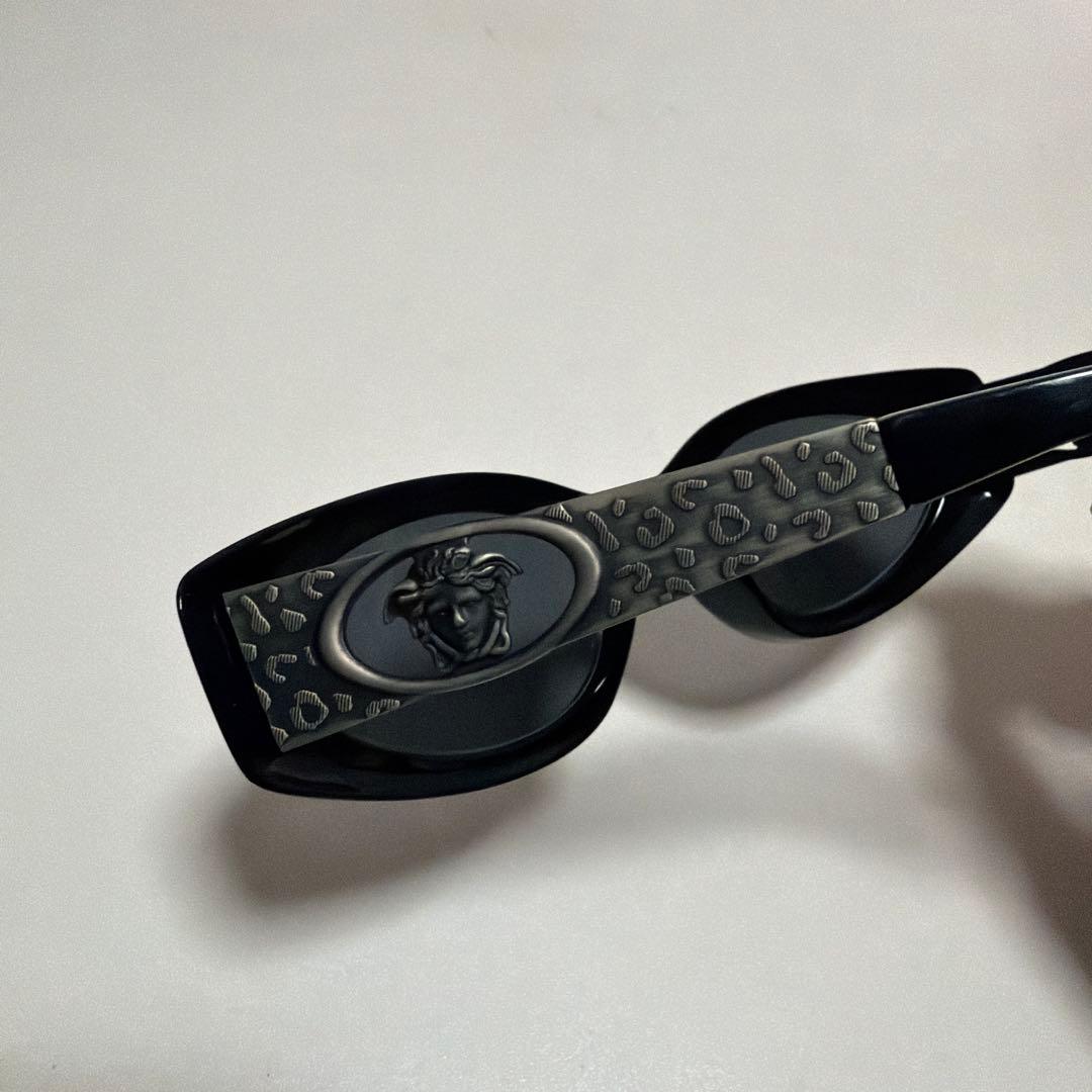 Versace メデューサ キャットアイサングラス