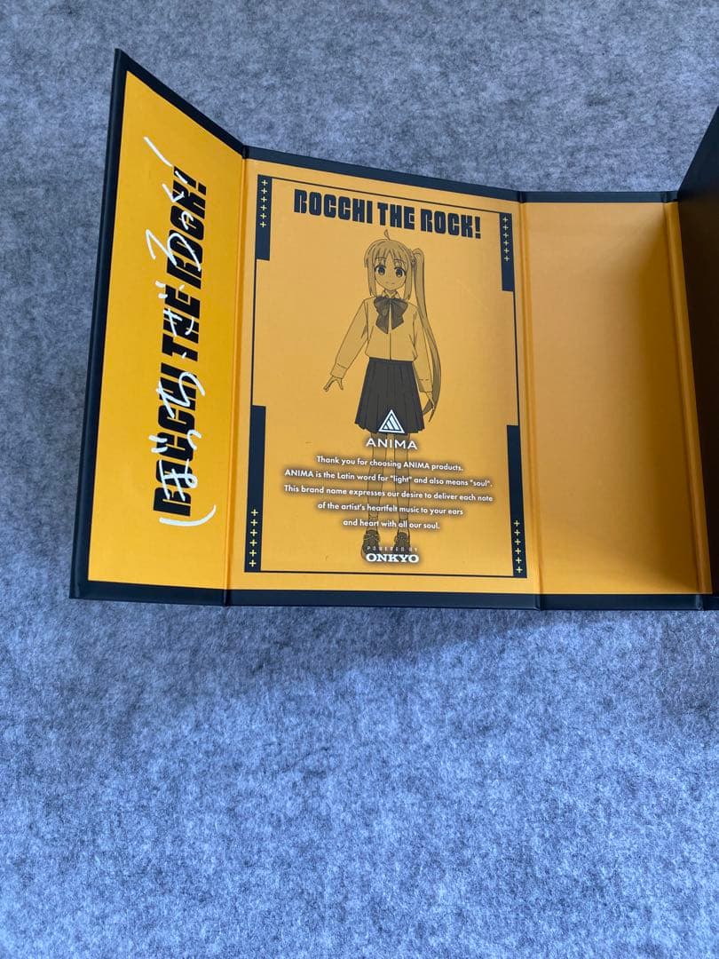 伊地知虹夏　ワイヤレスイヤホン　オンキヨー