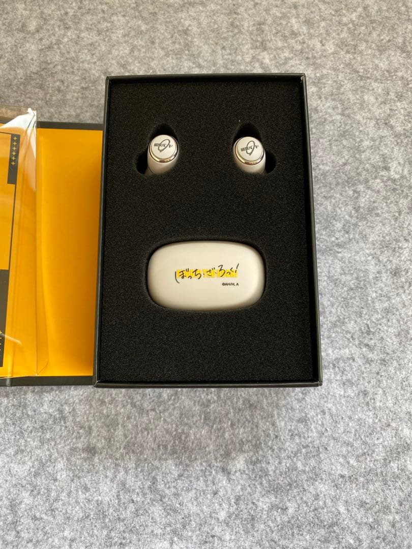 伊地知虹夏　ワイヤレスイヤホン　オンキヨー