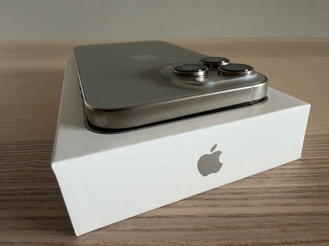 iPhone16ProMax（ナチュラルチタニウム・SIMフリー・256GB）