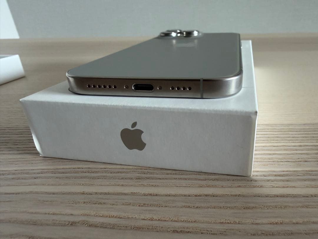iPhone16ProMax（ナチュラルチタニウム・SIMフリー・256GB）