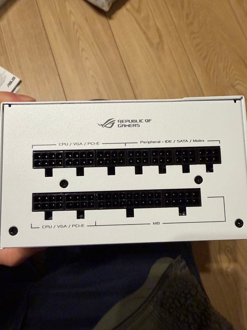 電源ユニット ROG STRIX 850W GANDAM EDITION